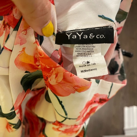 High Waisted Floral Skirt. Can tie bow front or back. Worn less than 5 times. - Picture 4 of 5